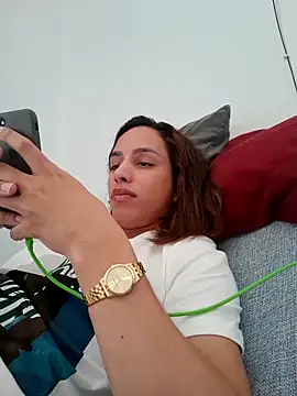 ofjuliaa online show from 04/13/26, 06:56