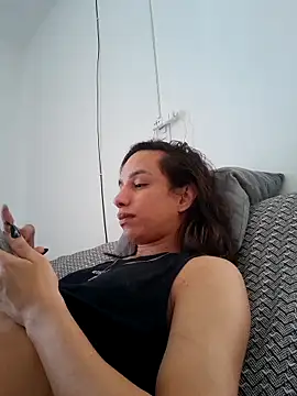 ofjuliaa online show from 06/01/26, 06:51
