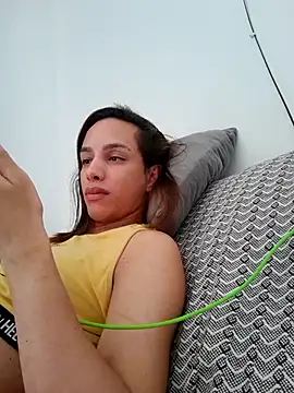 ofjuliaa online show from 04/10/26, 05:20