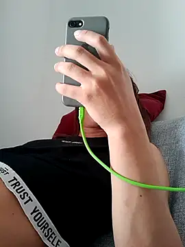 ofjuliaa online show from 04/14/26, 07:30