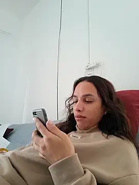 Snapshot of ofjuliaa chatting on 05/11/26, 04:59 ofjuliaa online show from 05/11/26, 04:59
