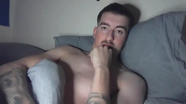 Snapshot of essexboy_2002 chatting on 01/06/26, 11:53 essexboy 2002 online show from 01/06/26, 11:53