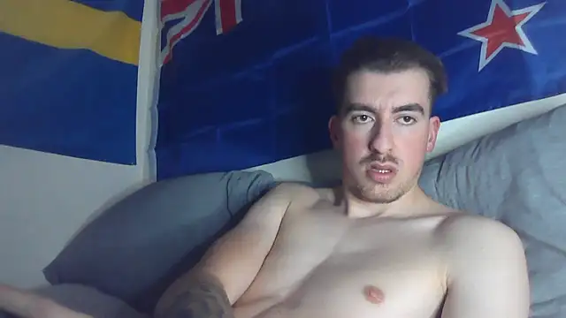 Snapshot of essexboy_2002 chatting on 01/13/26, 12:36 essexboy 2002 online show from 01/13/26, 12:36