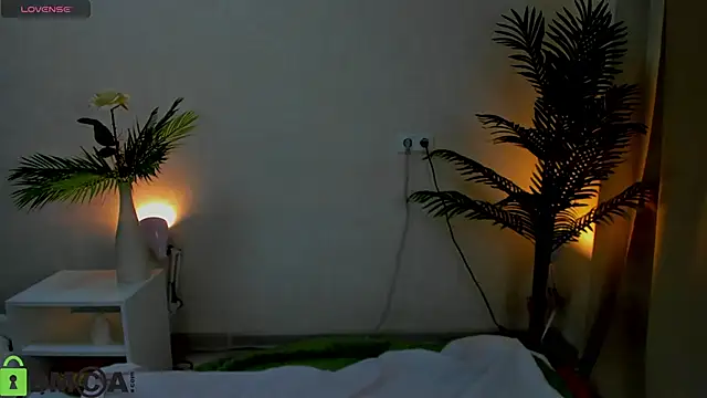 desiree doll online show from 01/11/26, 01:01