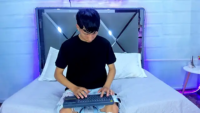 BunnyLove  online show from 04/06/26, 12:06