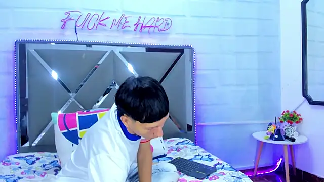 BunnyLove  online show from 04/20/26, 12:13