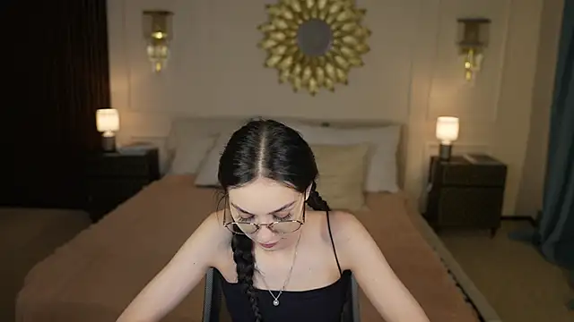 Mila Rose054 online show from 05/20/26, 10:40