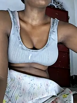 Royal-girl78 online show from 05/07/26, 04:32