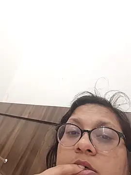 piryasharma005 online show from 02/28/26, 12:16