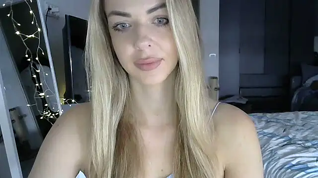 LizaSweetyq online show from 01/14/26, 09:13