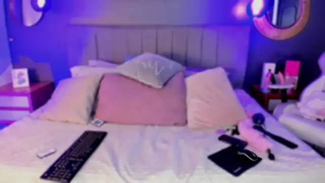 Nathalia stone  online show from 04/03/26, 03:24