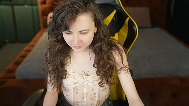Snapshot of Orly_flame chatting on 06/19/26, 10:43 Orly flame online show from 06/19/26, 10:43