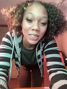 Snapshot of Tamiii420 chatting on 02/11/26, 09:03 Tamiii420 online show from 02/11/26, 09:03