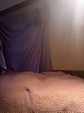 Snapshot of Tamiii420 chatting on 02/13/26, 01:22 Tamiii420 online show from 02/13/26, 01:22