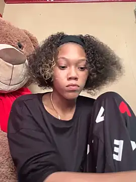 Snapshot of Tamiii420 chatting on 02/15/26, 04:39 Tamiii420 online show from 02/15/26, 04:39