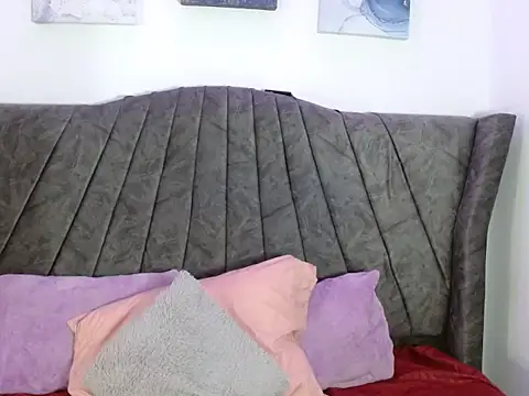 Angel adrien online show from 02/05/26, 01:18