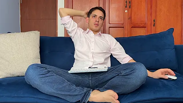 Enzho liam online show from 01/14/26, 02:42