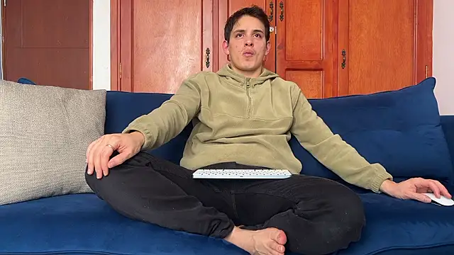 Enzho liam online show from 02/16/26, 03:43