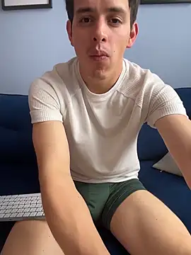 Enzho liam online show from 02/12/26, 05:02