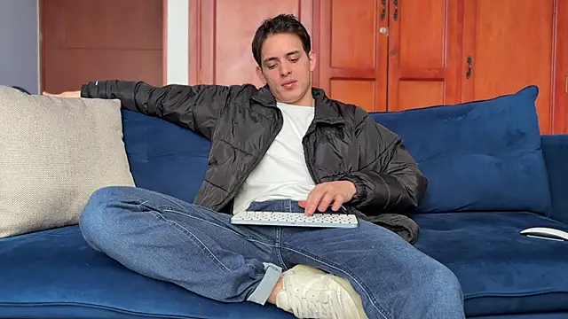 Enzho liam online show from 03/27/26, 04:52