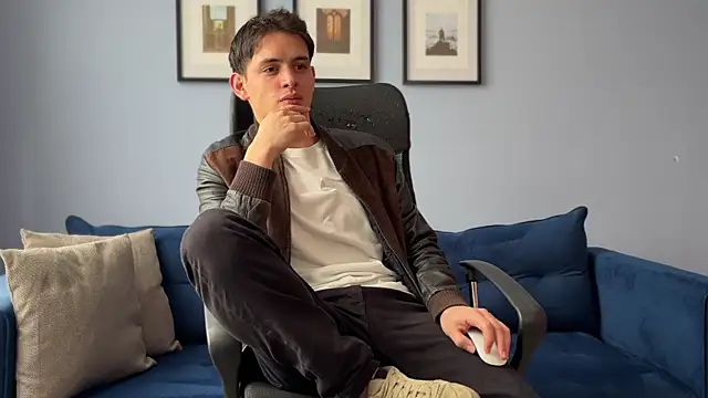 Enzho liam online show from 03/26/26, 06:06