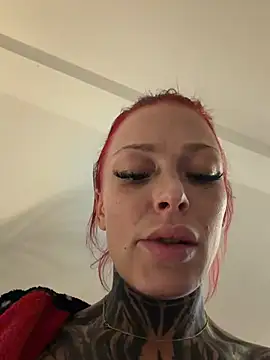 Snapshot of TittenTina chatting on 02/08/26, 10:40 TittenTina online show from 02/08/26, 10:40