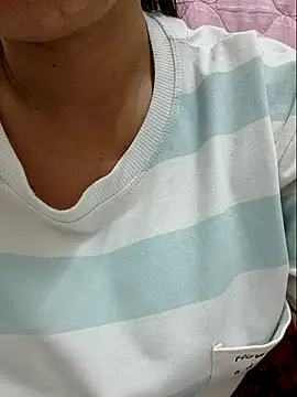 linhha23 online show from 03/25/26, 06:24