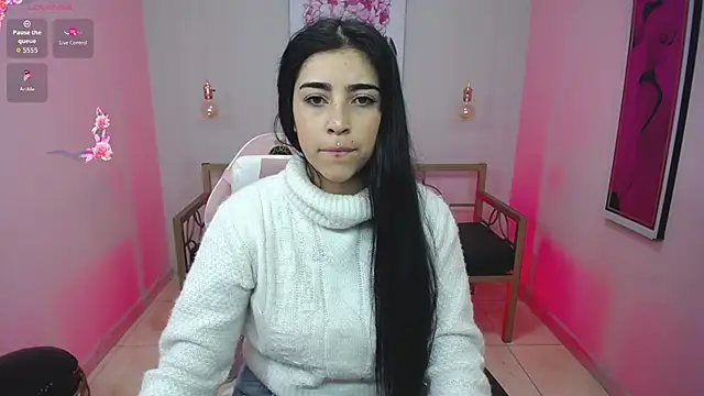 Snapshot of Adri_gomez_x chatting on 05/19/26, 12:12 Adri gomez x online show from 05/19/26, 12:12