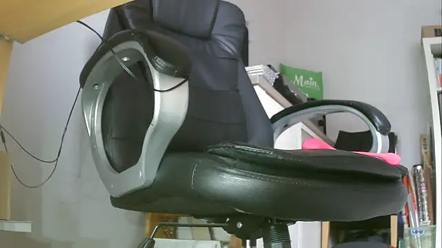 schlueppee64 online show from 02/25/26, 09:09