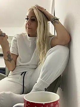 AlmaRusell online show from 01/13/26, 07:34