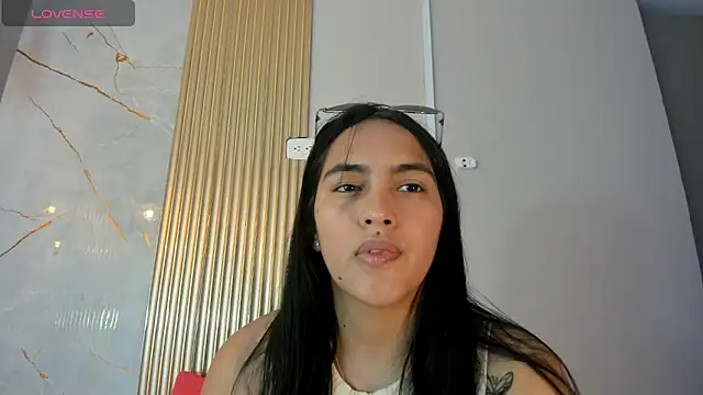 Snapshot of AlanaBlair_ chatting on 02/13/26, 07:36 AlanaBlair online show from 02/13/26, 07:36