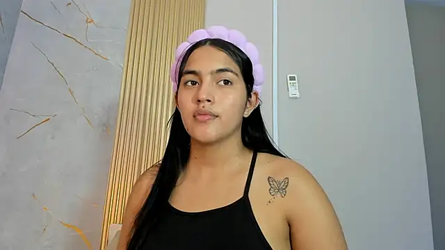 Snapshot of AlanaBlair_ chatting on 02/28/26, 07:24 AlanaBlair online show from 02/28/26, 07:24