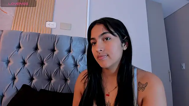 Snapshot of AlanaBlair_ chatting on 02/05/26, 07:32 AlanaBlair online show from 02/05/26, 07:32