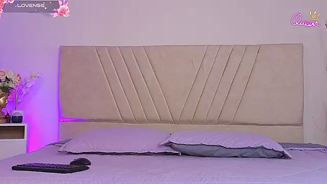 Snapshot of DulceRouss_ chatting on 02/23/26, 12:06 DulceRouss online show from 02/23/26, 12:06