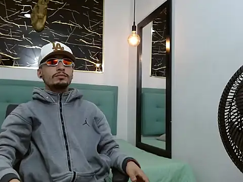 Juan-Jose69 online show from 02/05/26, 04:08