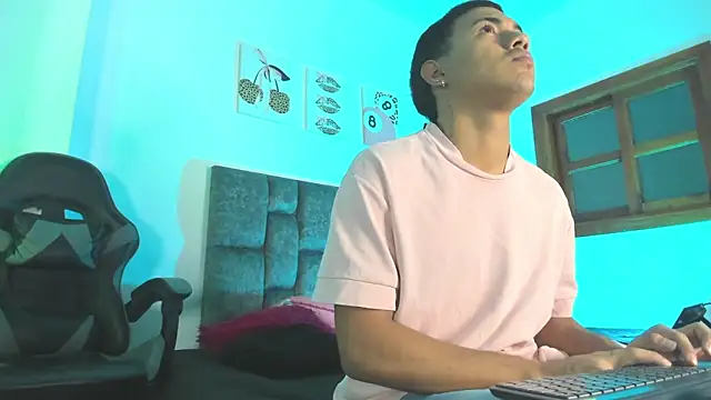 Liamsubtle01 online show from 04/09/26, 11:05