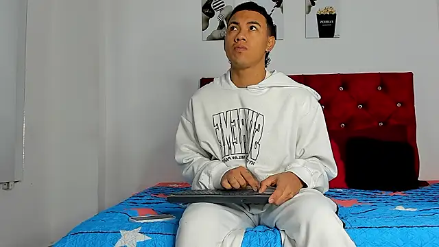 Liamsubtle01 online show from 03/11/26, 11:04