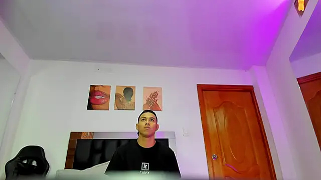 Liamsubtle01 online show from 05/18/26, 04:01