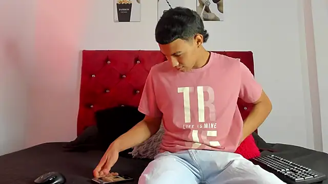 Liamsubtle01 online show from 01/08/26, 05:30