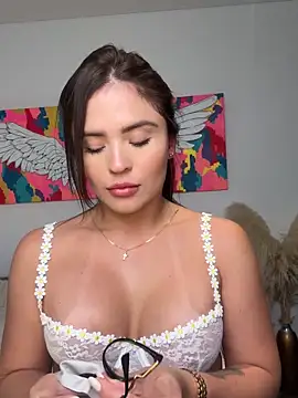 Snapshot of SofiaGomez444 chatting on 02/04/26, 03:51 SofiaGomez444 online show from 02/04/26, 03:51