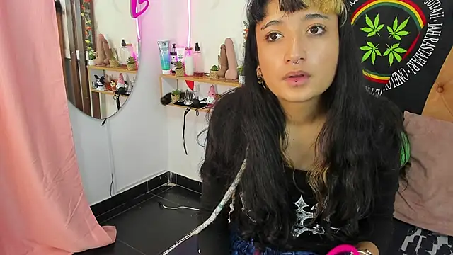Snapshot of MeowMota_ chatting on 05/21/26, 06:05 MeowMota online show from 05/21/26, 06:05
