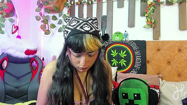 Snapshot of MeowMota_ chatting on 05/26/26, 07:12 MeowMota online show from 05/26/26, 07:12