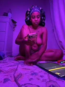 Snapshot of oshun6360 chatting on 06/11/26, 02:33 oshun6360 online show from 06/11/26, 02:33