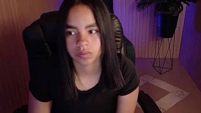 SofiaMante  online show from 03/18/26, 07:59