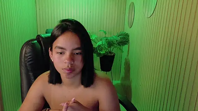 SofiaMante  online show from 05/27/26, 07:21