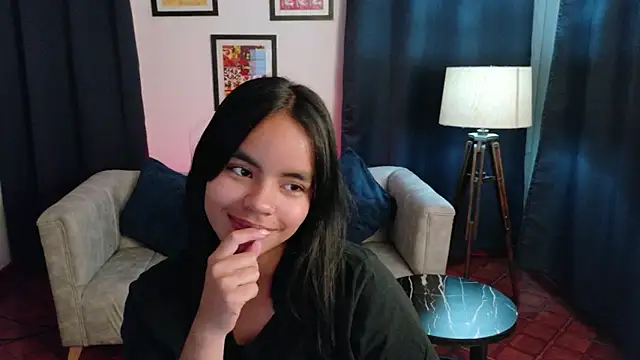 SofiaMante  online show from 05/15/26, 12:41