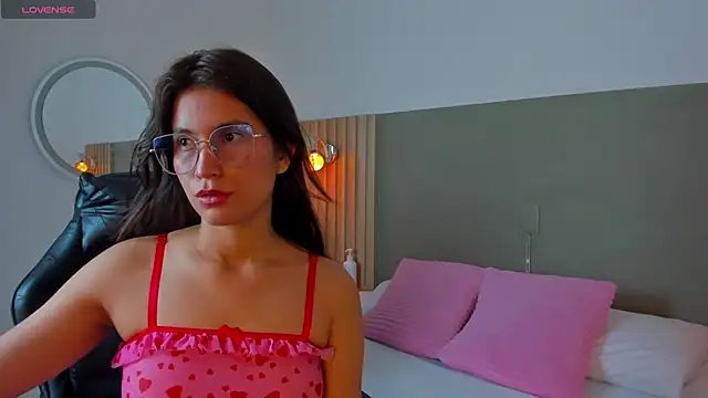 Snapshot of scarlett_rosse_x chatting on 02/27/26, 02:01 scarlett rosse x online show from 02/27/26, 02:01