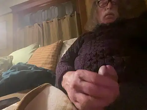 Snapshot of LickYourYoni chatting on 02/03/26, 06:33 LickYourYoni online show from 02/03/26, 06:33