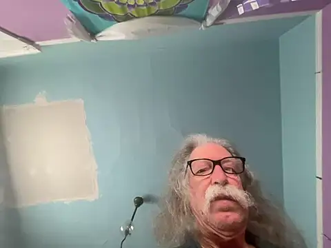 Snapshot of LickYourYoni chatting on 02/28/26, 03:33 LickYourYoni online show from 02/28/26, 03:33