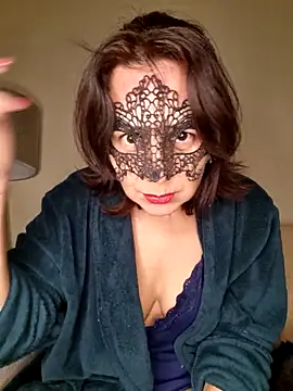 larizinha2026 online show from 04/28/26, 09:08